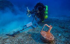 Antikythera-shipwreck-search.jpg