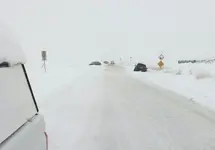 stuck cars 032316.webp