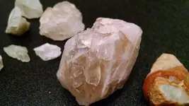 pinkcrystalfrnt2.webp pinkcrystalfrnt2.webp
