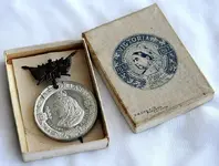 Victoria Diamond Jubilee Medal, 1837-1897-crop.webp