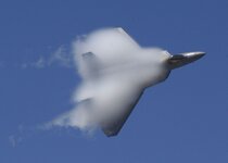 F-22_Raptor_vapor_trails.jpg