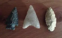Emette projectile points.webp