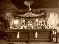 saloon1.webp