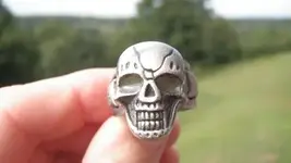 skullring1.webp skullring1.webp