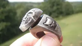 skullring3.webp skullring3.webp