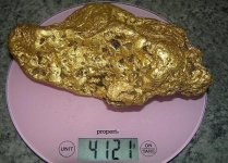 Australian-prospector-finds-8-pound-gold-nugget.jpg