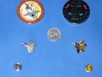 F-22 pin and 5000 hour coin 003.webp