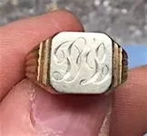 gold ring.webp