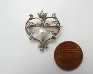 heart pin 1.webp