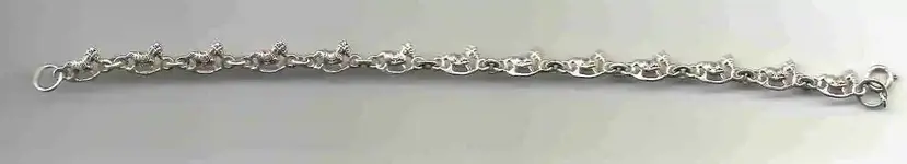 bracelet.webp