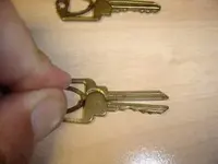 vintage-70s-key-shaped-roach-clips_1_68bd03066c29c6c894dfc976f286539a.webp