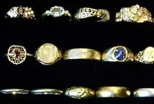 Gold L.webp