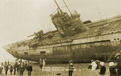 u-118-a-world-war-one-submarine-washed-ashore-on-the-beach-at-hastings-england-1.jpg