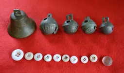 Cloches.webp Cloches.webp