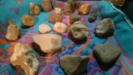 var.toolsWposs.bannrstones.webp