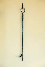 Black-fireplace-poker-ideas.webp