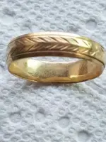 Gold ring w fethering 040917.webp