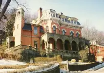 Harry%20Packer%20Mansion.webp Harry%20Packer%20Mansion.webp