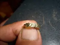 gold ring 2.webp