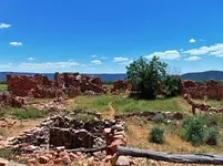 View Across Courtyard Kinishba Ruins Arizona 2015.webp