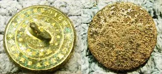 gold button.webp