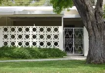 Modern Charlotte - decorative concrete blocks_fifties_house.webp
