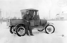 TELEPHONE REPARE MAN 1928.webp