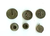 Buttons_04_back.webp