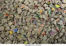 fragments-of-the-berlinwall-in-a-box-at-pawlowski-a-wholesale-souvenir-eaaa2g.webp