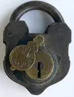 05e2dc198babbfb8e89d7b16d4e7cbfe--antique-keys-vintage-keys.webp