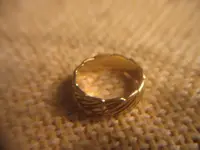MY FIRST GOLD RING!!!!.webp