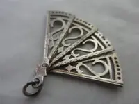 a6bc3d8bef2abd2266e4a08f9c9c8936--charm-braclets-silver-charms.webp