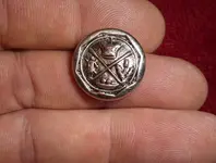 button_modern_Sportsman_golfjacket_RoyalBlackHeathGolfingClub_octagonal-border_frontview_TN_p...webp