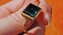 10-carat-emerald-ring.jpg