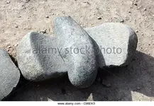 neolithic-grinding-stones-at-the-site-of-a-neolithic-settlement-khirokitia-c98ek5.webp