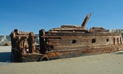 The-Lost-Ship-Of-The-Mojave-.jpg