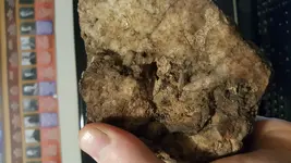 Dirty Stone and crystal structure.webp