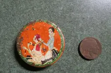 3 flowers tin and buff 002.webp