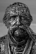 Figurative-sculptures-welded-from-steel-scraps-by-Jordi-Diez-Fernandez1.jpg