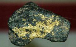 Gold_&_roscoelite_(Stuckslacker_Mine,_Coloma,_California,_USA)_(16562912783).jpg