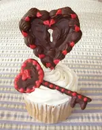 cupcake key to heart.webp