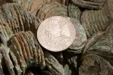 millions-of-dollars-worth-of-spanish-gold-coins-found-in-shipwreck.webp
