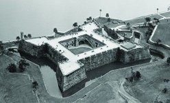 CNX_History_03_01_Castillo Fort.jpg