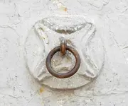 old-horse-ring-wall-detail-61766773.webp