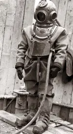 Gradbišče_hidroelektrarne_Ožbalt_1958,_potapljač.webp Gradbišče_hidroelektrarne_Ožbalt_1958,_potapljač.webp