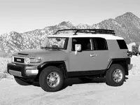 2013-toyota-fj-cruiser-bw.webp