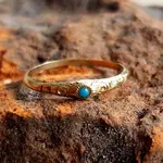 gold ring.webp