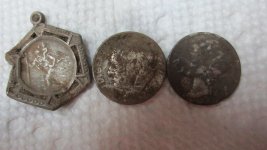 Median finds 2 silver dimes St Chris medal 012.JPG
