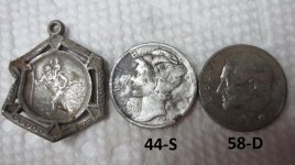 Median finds 2 silver dimes St Chris medal 021.JPG