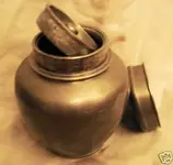 antique-pewter-tobacco-jar-liner-lid_1_5fcfba6ca332257f6aa0327a6df937ba.webp